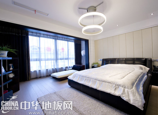 纯真的黑白世界 强化地板打造现代时尚之家(图