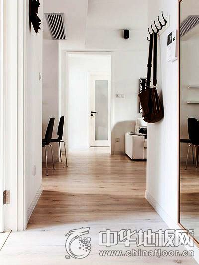 现代风格客厅灰色木地板家装效果图     复合木地板图片