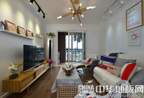 时尚单品完爆简约居室 北欧风客厅木地板装修攻略(图)